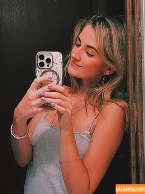 Caitlin Marie Reacts photo #0005