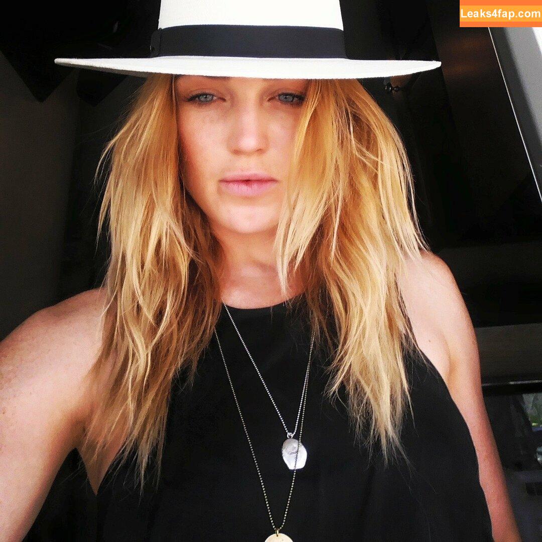 Caity Lotz / caitylotz leaked photo photo #0018