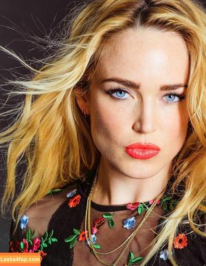 Caity Lotz photo #0121