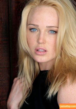 Caity Lotz photo #0150