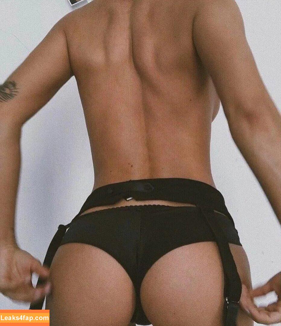 Callme Kris /  leaked photo photo #0005