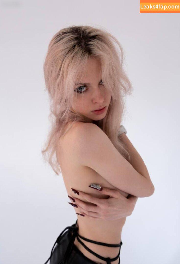 Camgirl Audreycarvin / nellycarroll /  слитое фото фото #0001