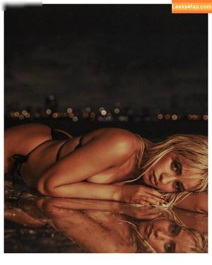 Camila Cabello photo #2286