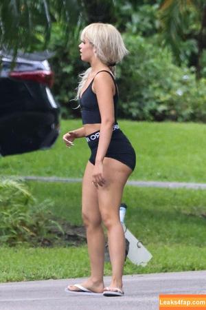 Camila Cabello photo #2559