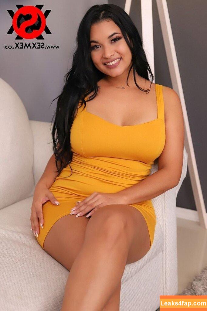 Camila Costa /  leaked photo photo #0013