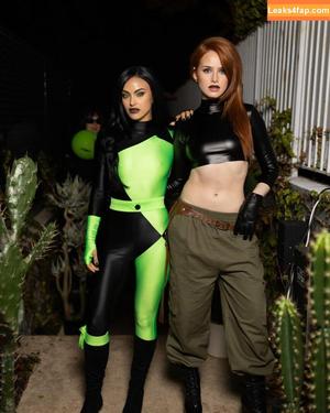 Camila Mendes фото #0875