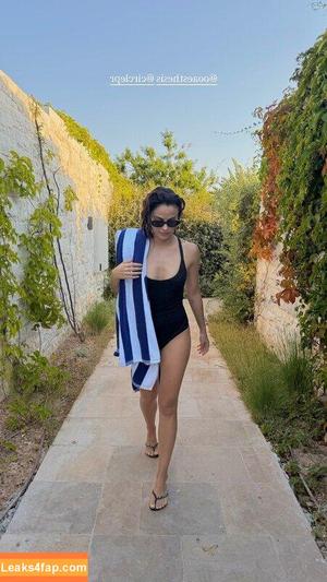 Camila Mendes фото #0962