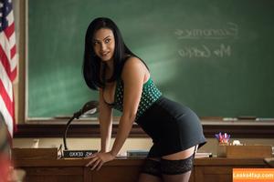 Camila Mendes photo #0979