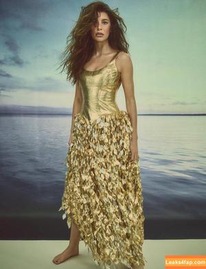 Camila Morrone фото #0741