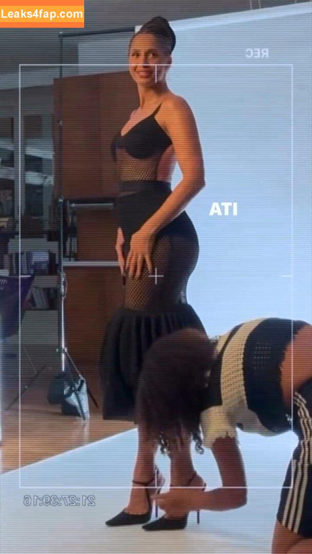 Camila Pitanga / caiapitanga leaked photo photo #0108