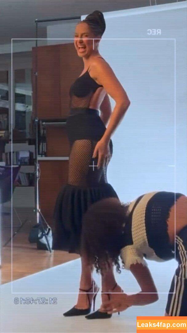 Camila Pitanga / caiapitanga leaked photo photo #0109