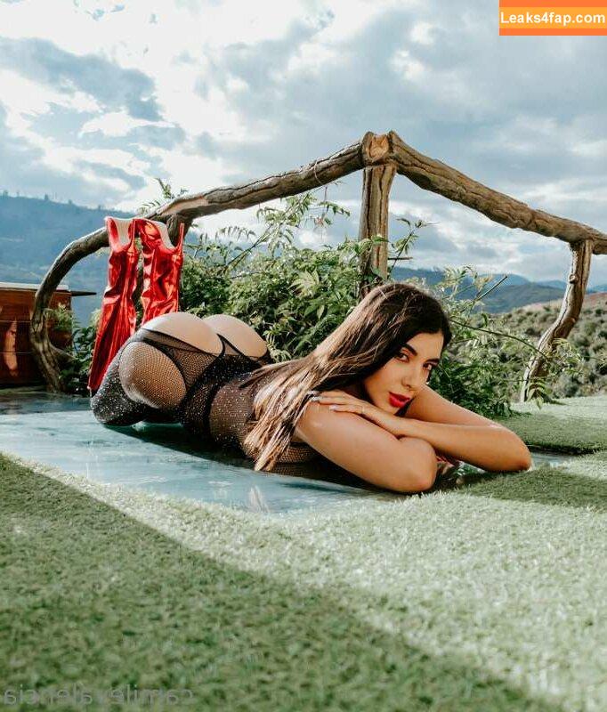 Camila Valencia / camilavalenciab / camilevalencia / cavbb / https: / motocami leaked photo photo #0078