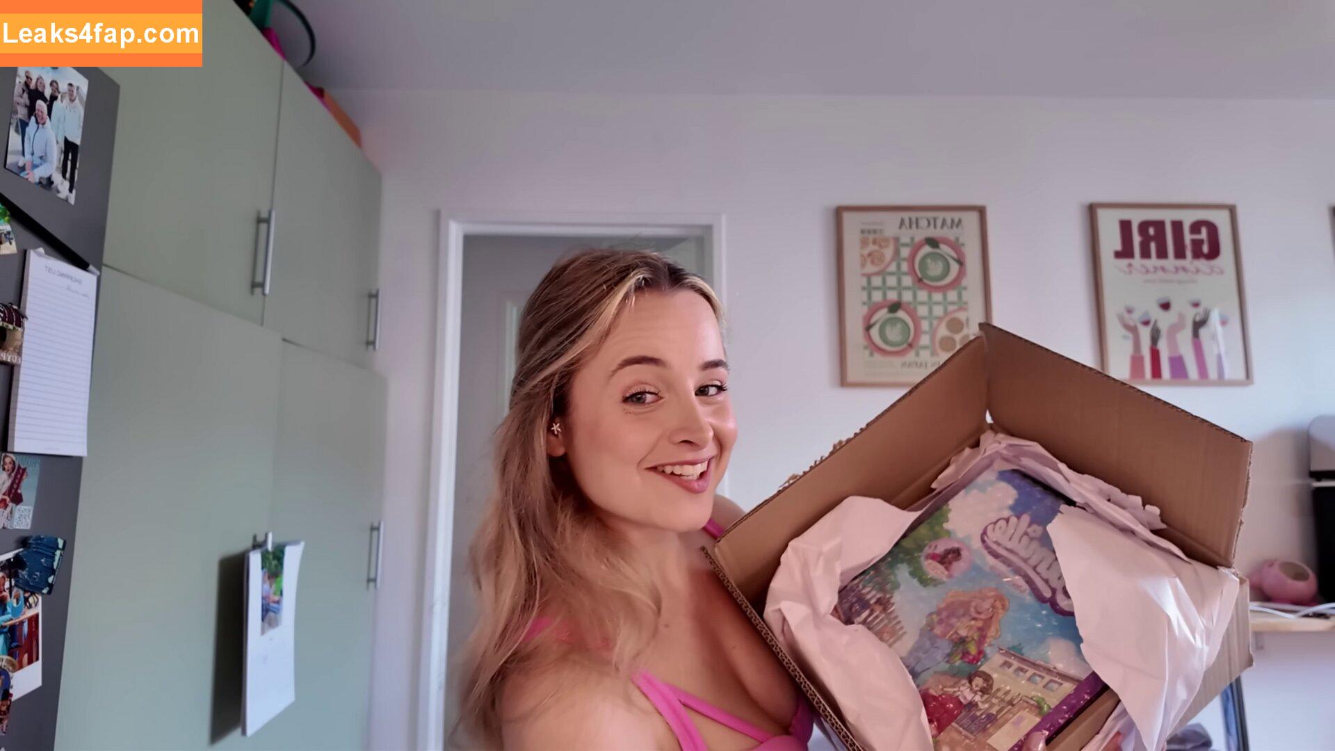 Camille LV / CamilleLvqu / camille_lvqu / camillelovesboats leaked photo photo #0130