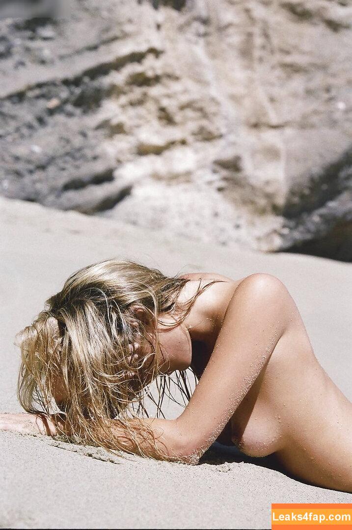 Camille Rowe / fingermonkey leaked photo photo #0101