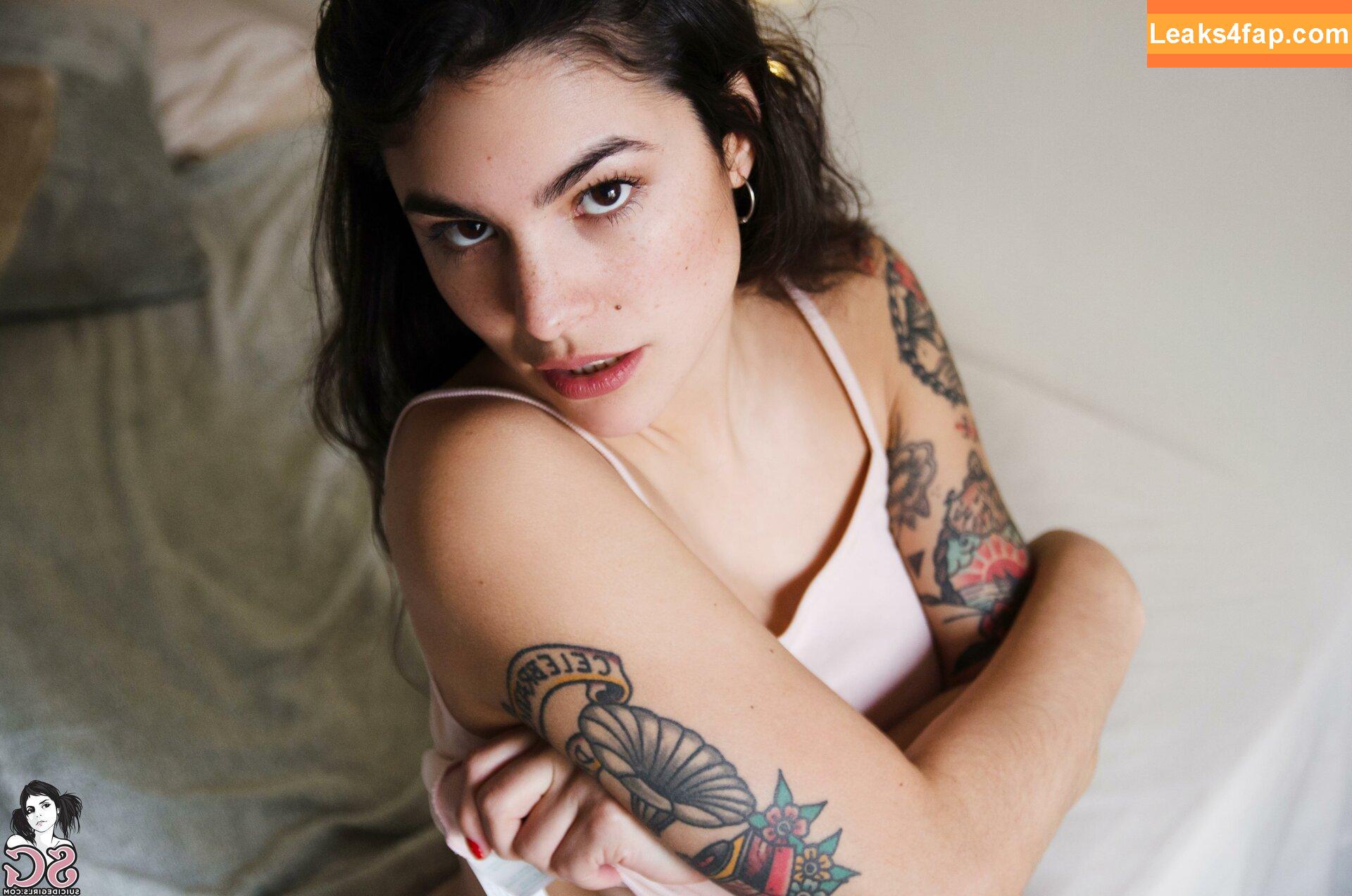 Camille Suicide / camilei / camilleelliss leaked photo photo #0060