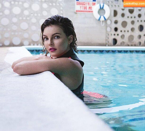 Camren Bicondova /  leaked photo photo #0013