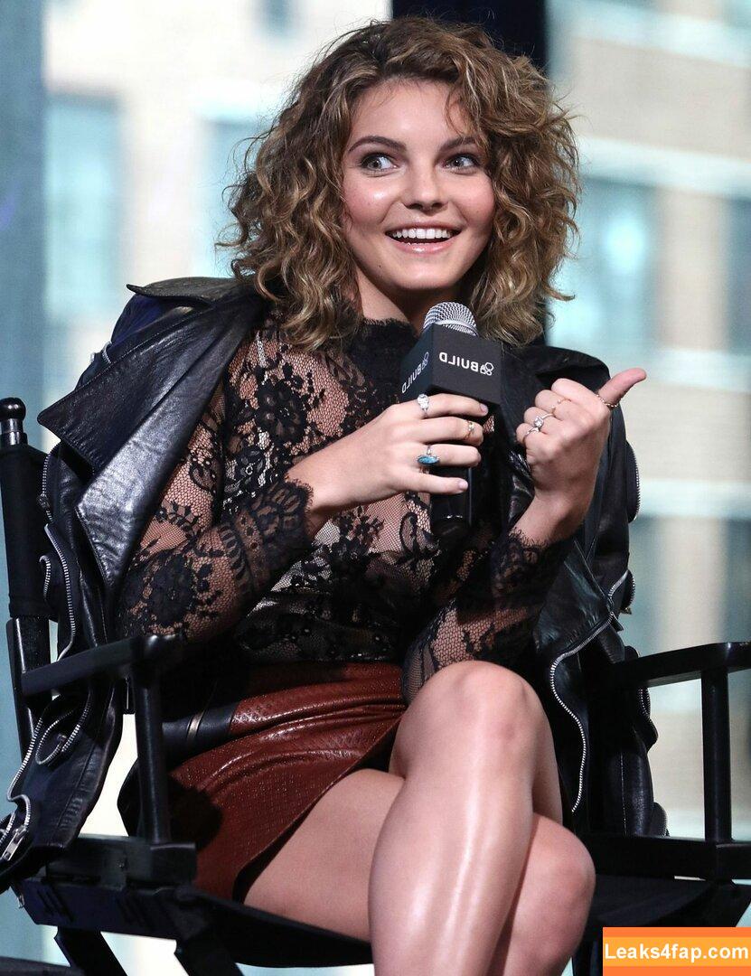 Camren Bicondova /  слитое фото фото #0023