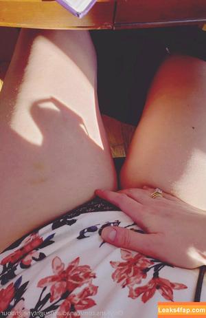 canadiannaughtyneighbour фото #0005