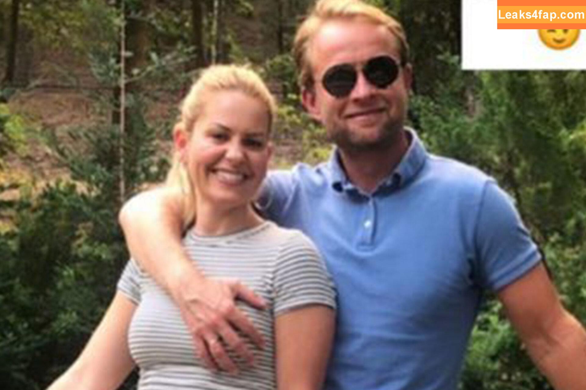 Candace Cameron / candacecbure leaked photo photo #0071