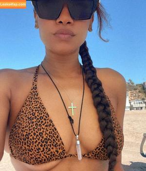 Candice Patton photo #0062