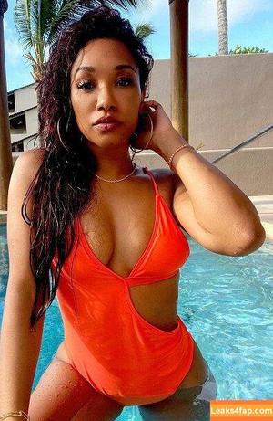 Candice Patton photo #0074