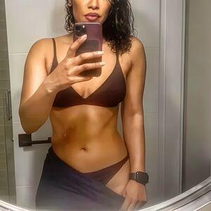 Candice Patton photo #0091