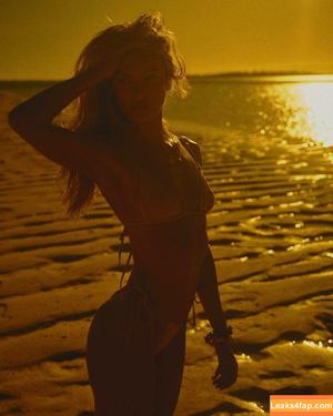 Candice Swanepoel photo #1271