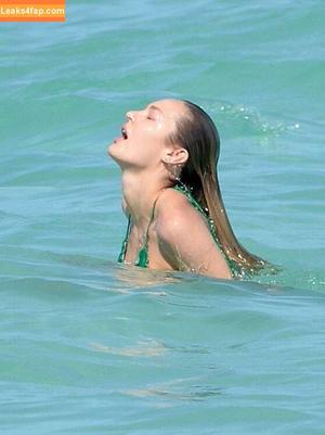 Candice Swanepoel photo #1423