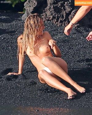 Candice Swanepoel photo #1610