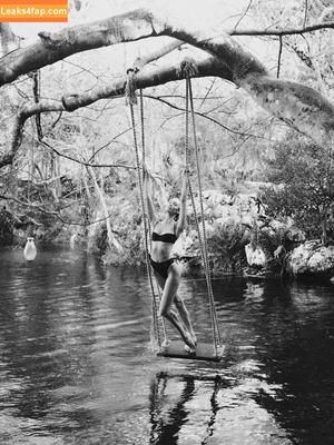 Candice Swanepoel photo #2079