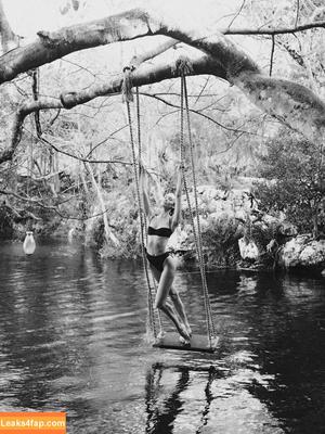 Candice Swanepoel photo #2101