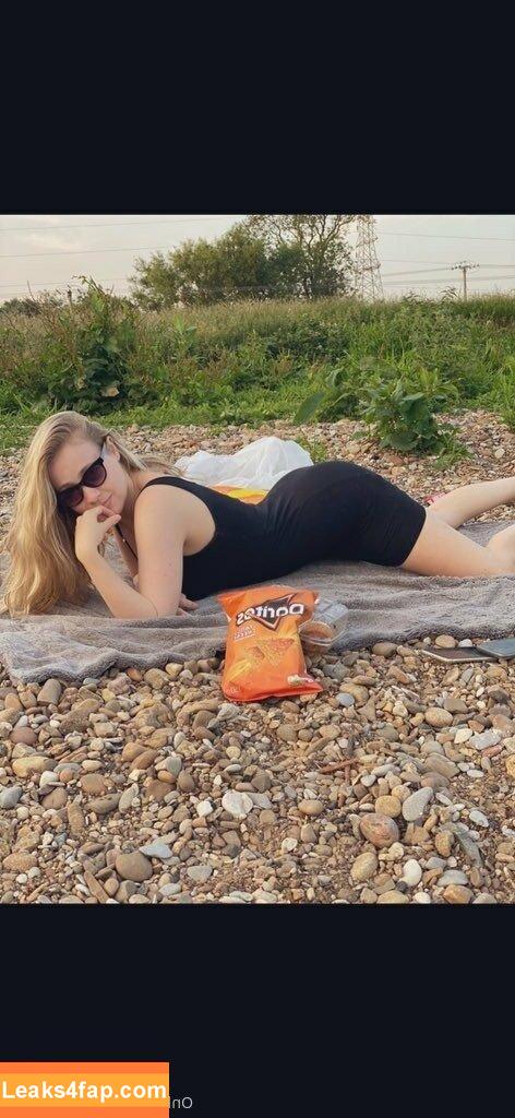 Cara Arabella / arabella_bitchx / lilbluex / rosec_xx leaked photo photo #0003