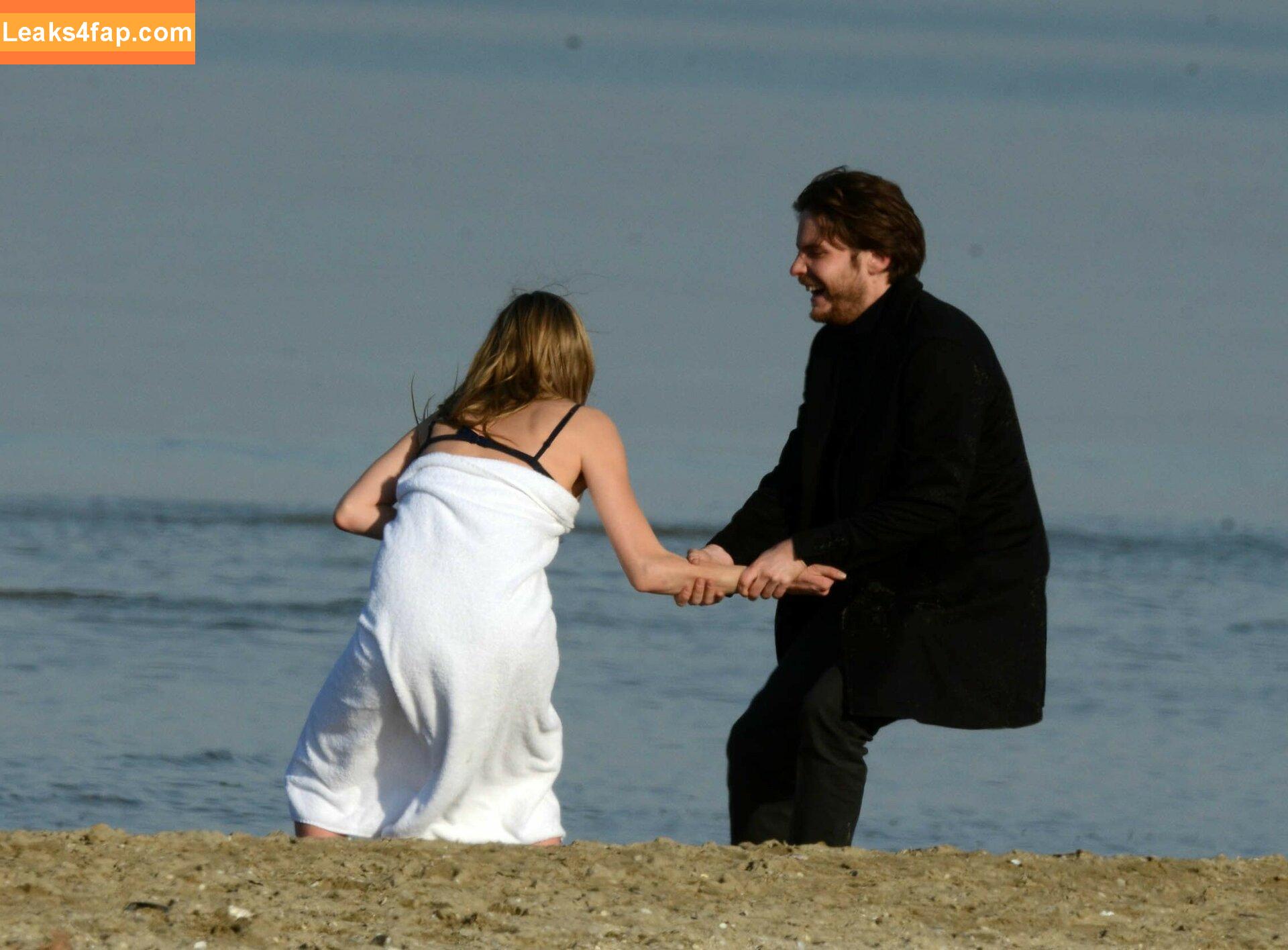 Cara Delevingne / CaraDelevingneOfficialPage / caradelevingne слитое фото фото #0068