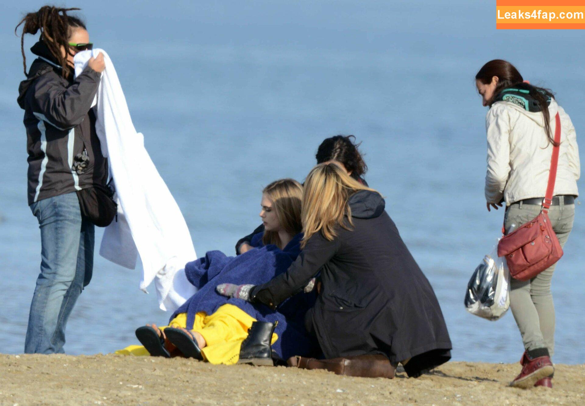 Cara Delevingne / CaraDelevingneOfficialPage / caradelevingne слитое фото фото #0094