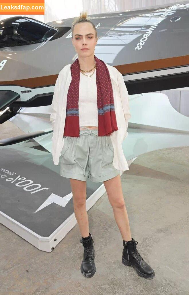 Cara Delevingne / CaraDelevingneOfficialPage / caradelevingne слитое фото фото #0132