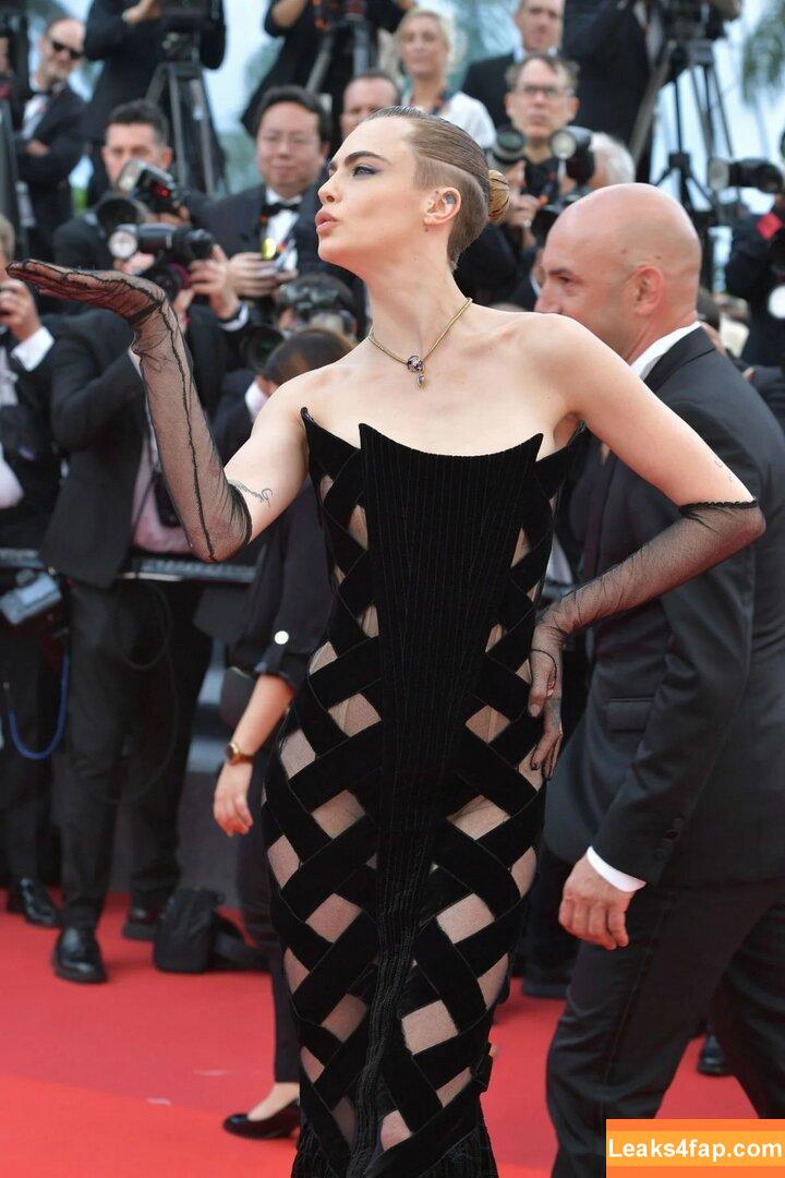 Cara Delevingne / CaraDelevingneOfficialPage / caradelevingne слитое фото фото #0136