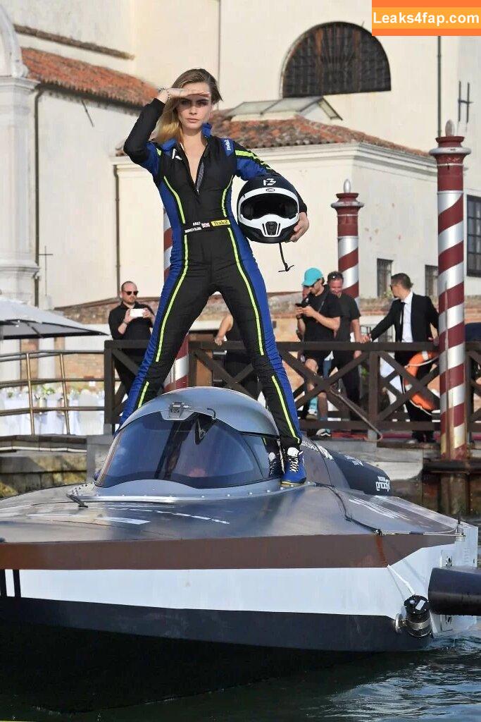 Cara Delevingne / CaraDelevingneOfficialPage / caradelevingne слитое фото фото #0147