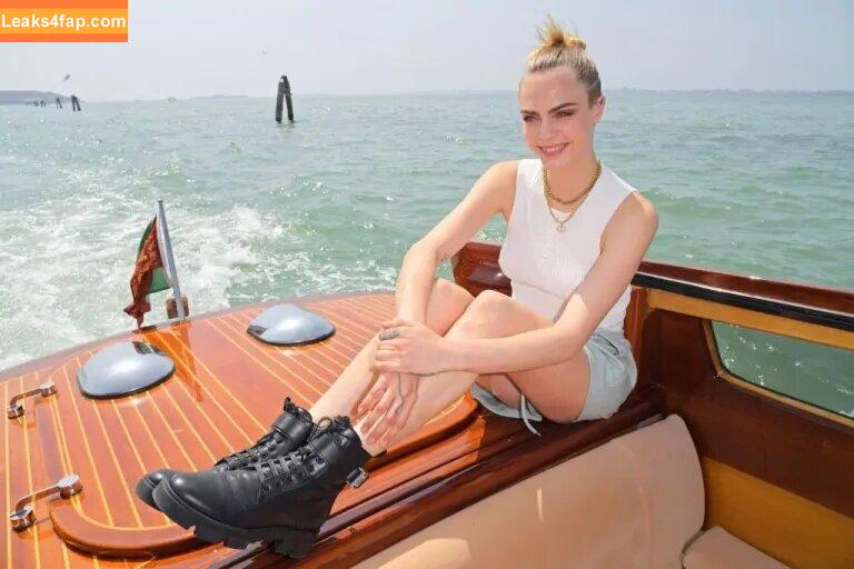 Cara Delevingne / CaraDelevingneOfficialPage / caradelevingne слитое фото фото #0158