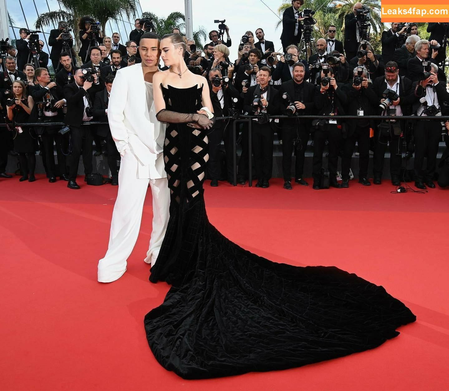 Cara Delevingne / CaraDelevingneOfficialPage / caradelevingne слитое фото фото #0163