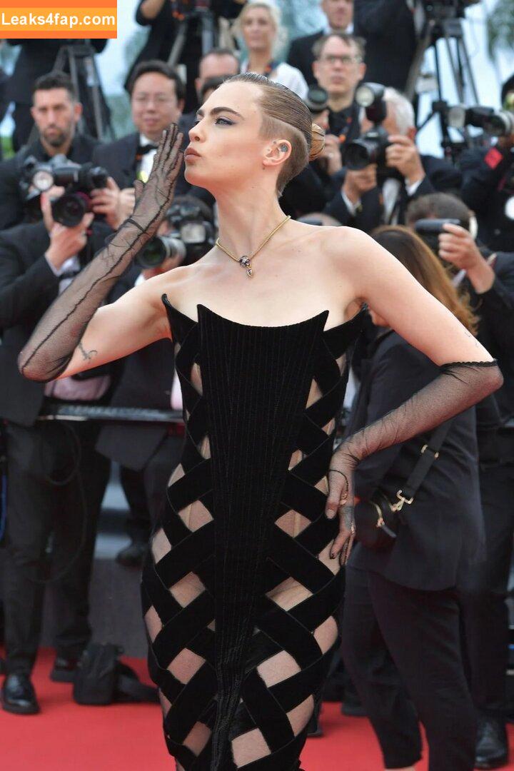 Cara Delevingne / CaraDelevingneOfficialPage / caradelevingne слитое фото фото #0170