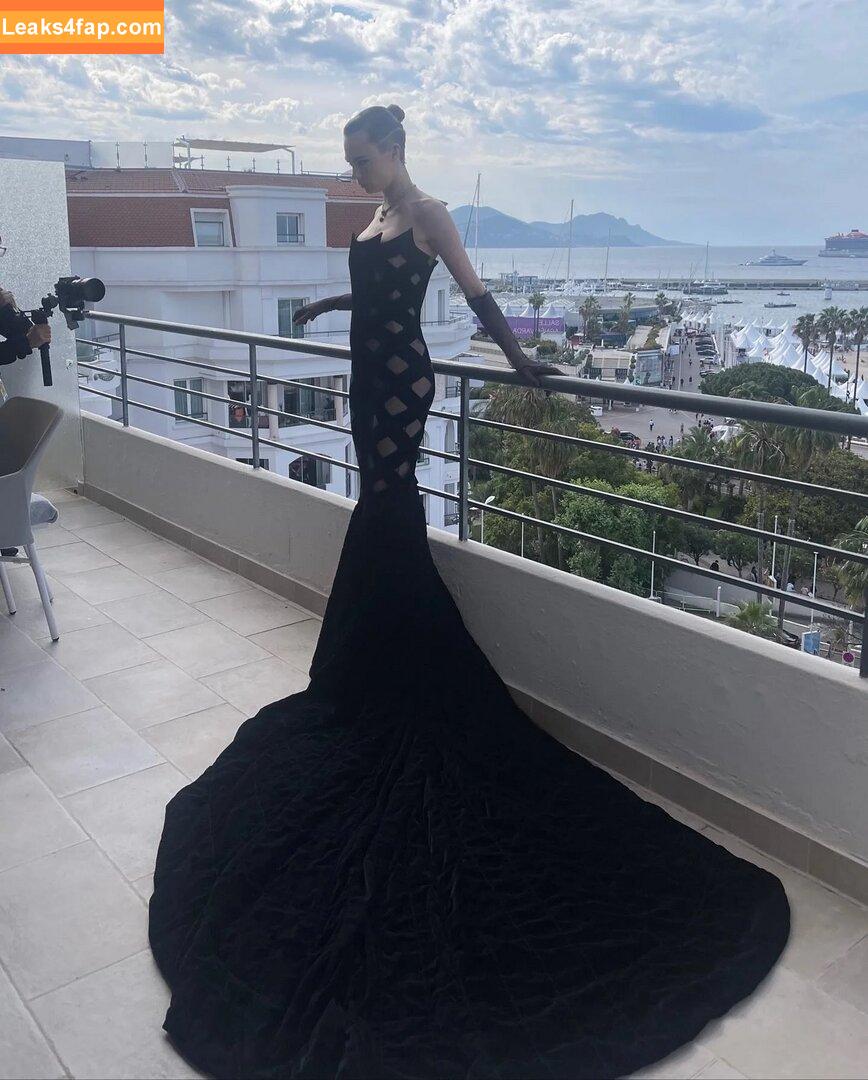 Cara Delevingne / CaraDelevingneOfficialPage / caradelevingne leaked photo photo #0172