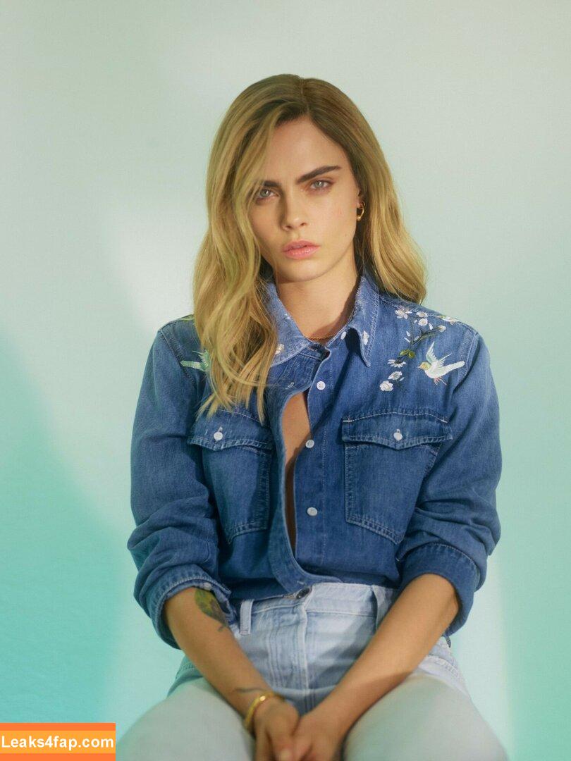 Cara Delevingne / CaraDelevingneOfficialPage / caradelevingne слитое фото фото #0185
