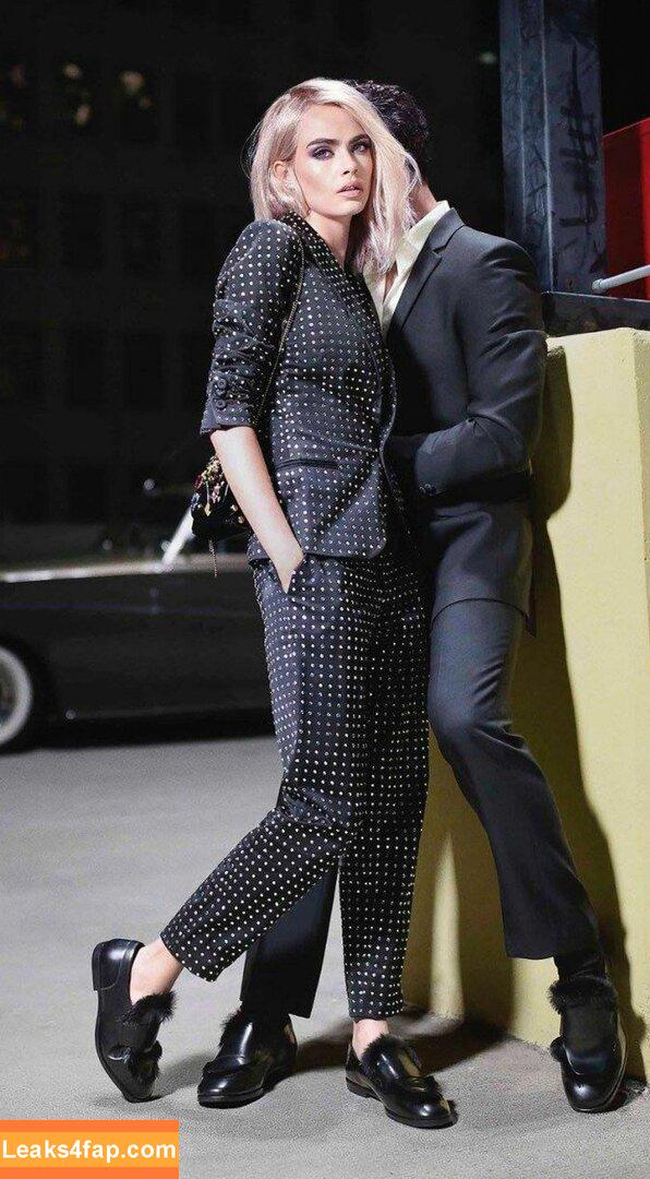Cara Delevingne / CaraDelevingneOfficialPage / caradelevingne слитое фото фото #0213