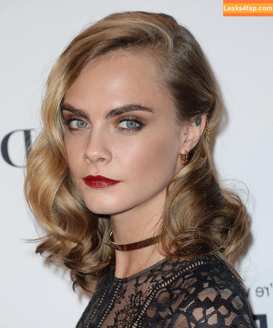 Cara Delevingne / CaraDelevingneOfficialPage / caradelevingne слитое фото фото #0232