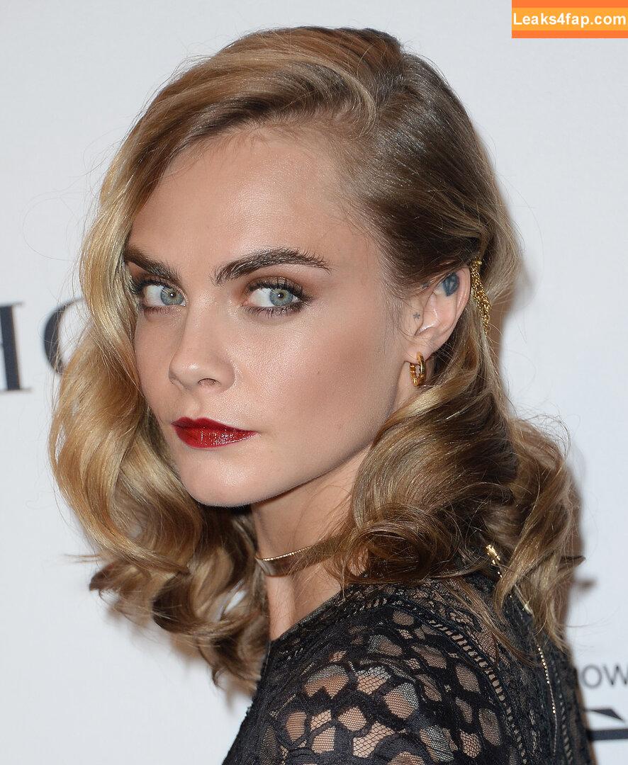 Cara Delevingne / CaraDelevingneOfficialPage / caradelevingne слитое фото фото #0235