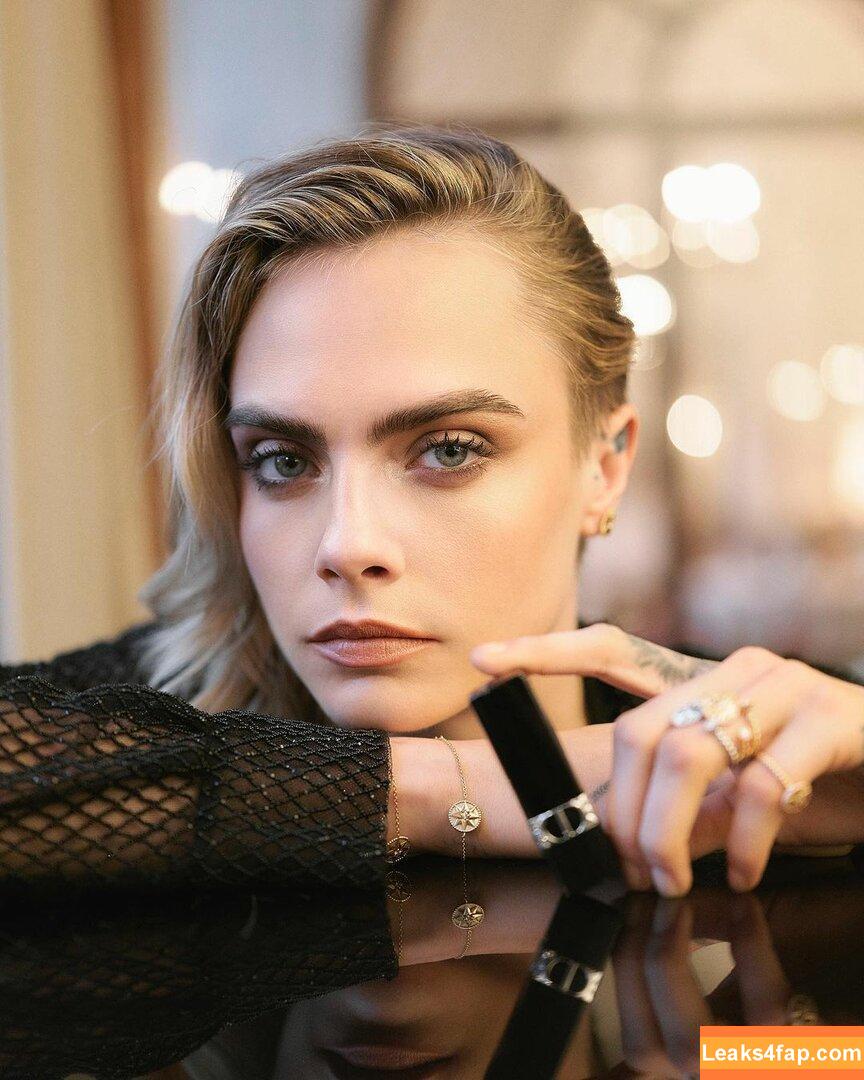 Cara Delevingne / CaraDelevingneOfficialPage / caradelevingne слитое фото фото #0268