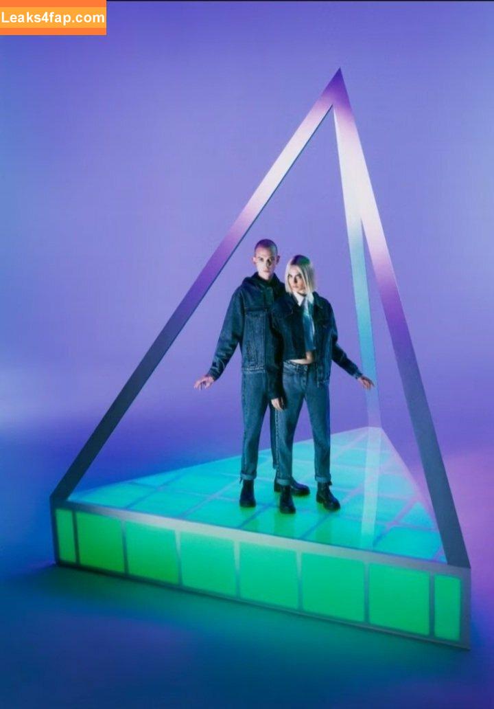 Cara Delevingne / CaraDelevingneOfficialPage / caradelevingne leaked photo photo #0279