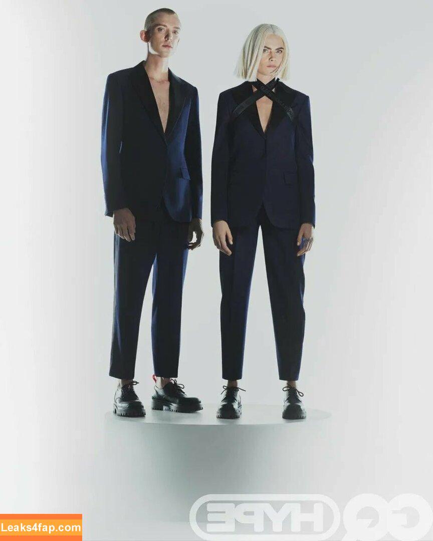 Cara Delevingne / CaraDelevingneOfficialPage / caradelevingne слитое фото фото #0282