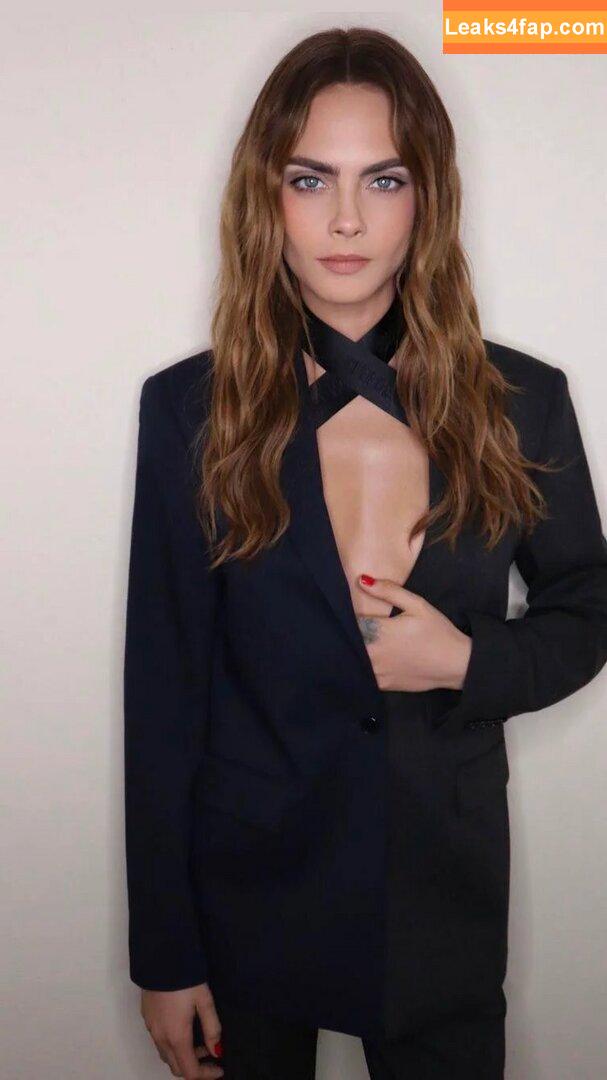 Cara Delevingne / CaraDelevingneOfficialPage / caradelevingne слитое фото фото #0312