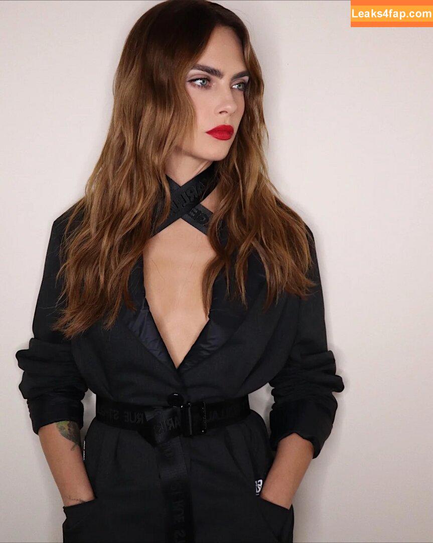 Cara Delevingne / CaraDelevingneOfficialPage / caradelevingne leaked photo photo #0329